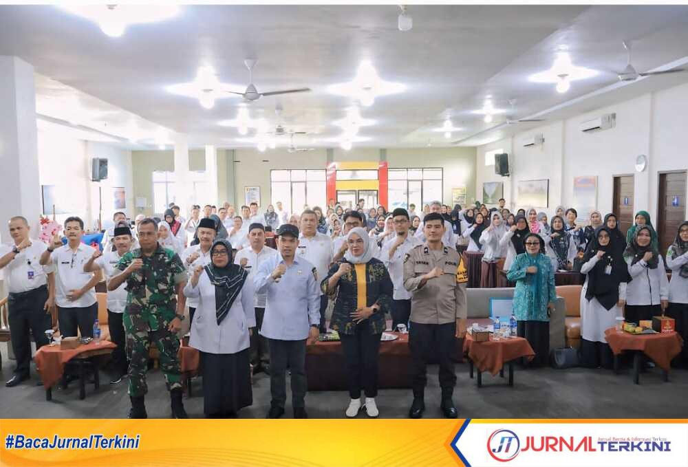 dinkes inhil kick off stunting Dinas Kesehatan Kabupaten Indragiri Hilir (Dinkes Inhil) menggelar Kick Off Integrasi Pelayanan Kesehatan Primer (ILP) Evaluasi Intervensi Spesifik dan Publikasi Stunting, di aula salah satu hotel, Jalan Baharuddin Jusuf, Tembilahan pada Rabu (25/9/2024). (JurnalTerkini.id/abdullah)