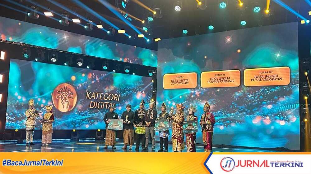 Pergelaran Puncak Anugerah Desa Wisata Indonesia (ADWI) tahun 2024, Taman Mini Indonesia Indah, Minggu (17/11/2024). (Foto : DiskominfokabSolok).