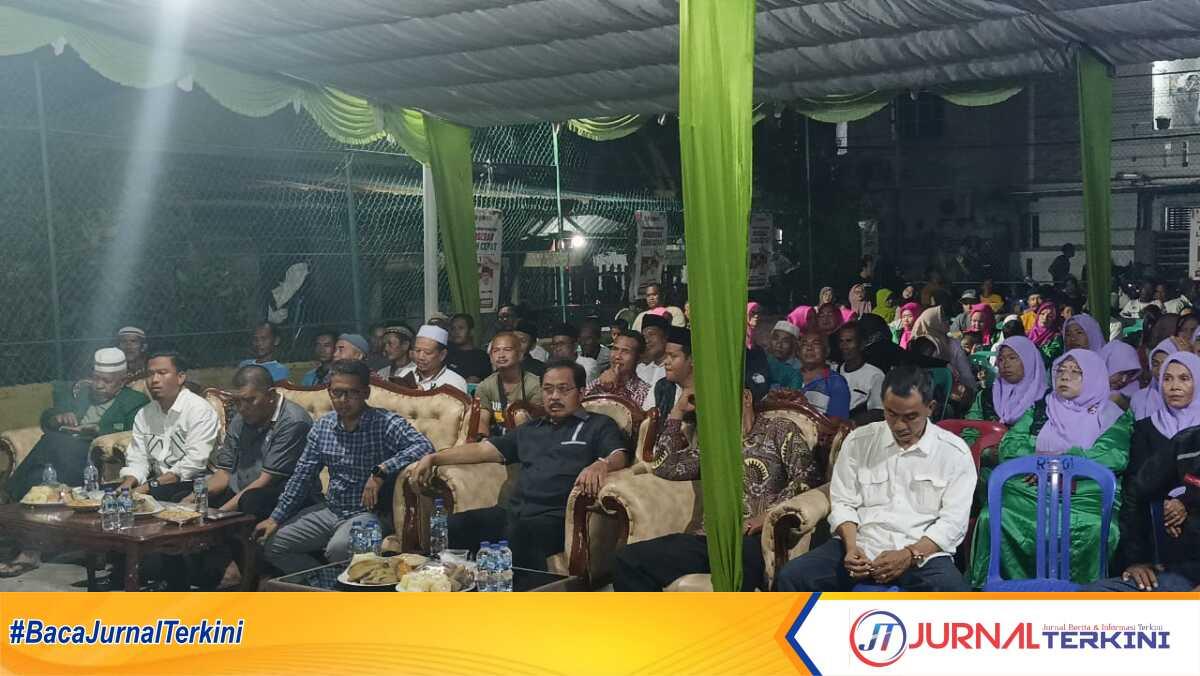 kampanye Isrock di Telaga tujuh 2 Kampanye Calon Bupati Karimun Iskandarsyah dan Calon Wakil Bupati Rocky Marciano Bawole di Telaga Tujuh, Tanjung Balai Karimun, Kamis (31/10/2024). (JurnalTerkini.id/edy kencana)