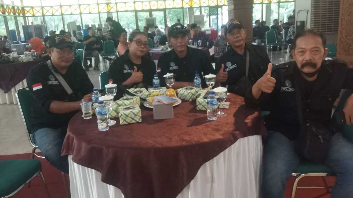 media gathering iwo tegal raya IWO Tegal Raya saat mengikuti Media Gathering, Jumat (01/11/2024) di Pendopo Amangkurat Kabupaten Tegal. (Foto: Jurnalterkini.id/Tim IWO)