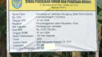 Plang proyek jembatan mungkung-1 Plang proyek Jembatan Mungkung sebagai penghubung antara Desa Mungkung, Kecamatan Rejoso dan desa sekitarnya di wilayah Kecamatan Bagor, Kabupaten Nganjuk, Jawa Timur. (JurnalTerkini.id/iskandar)