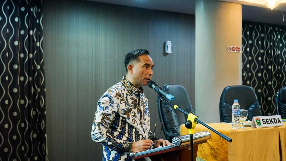 Rapat Kerja Pansus DPRD Kabupaten Solok mengenai Pembahasan 5 Rancangan Peraturan Daerah bersama Pemda Kabupaten Solok, Sabtu (14/13/2024) di Rocky Hotel (Foto: DiskominfokabSolok)