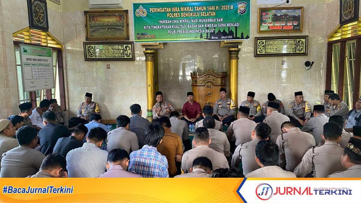 olres Bengkulu Selatan Polda Bengkulu menggelar acara peringatan Isra Mikraj Nabi Muhammad SAW di Masjid Sulaiman Al Farisi, Kamis (30/1/2025). (JurnalTerkini.id/Disianto)