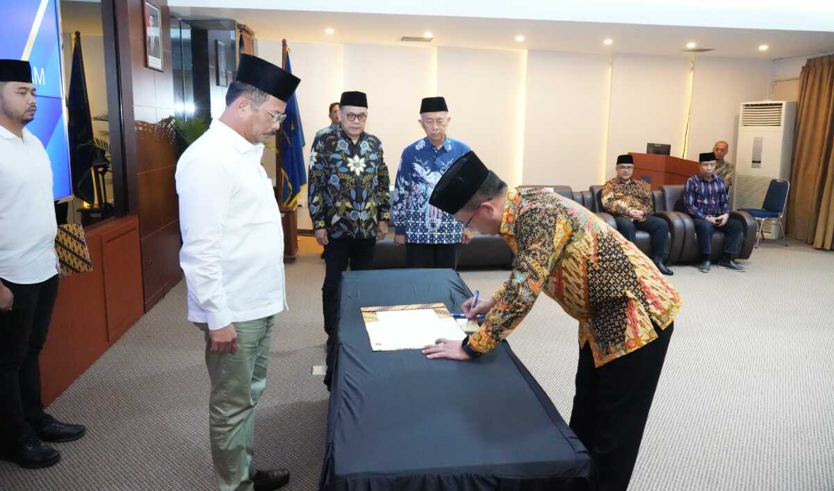 direktur pengamanan aset BP Batam Kepala Badan Pengusahaan (BP) Batam, Muhammad Rudi melantik Brigjen Pol Teguh Yuswardhie sebagai Direktur Pengamanan Aset BP Batam, Selasa (21/1/2025). (Foto: humasbpbatam)