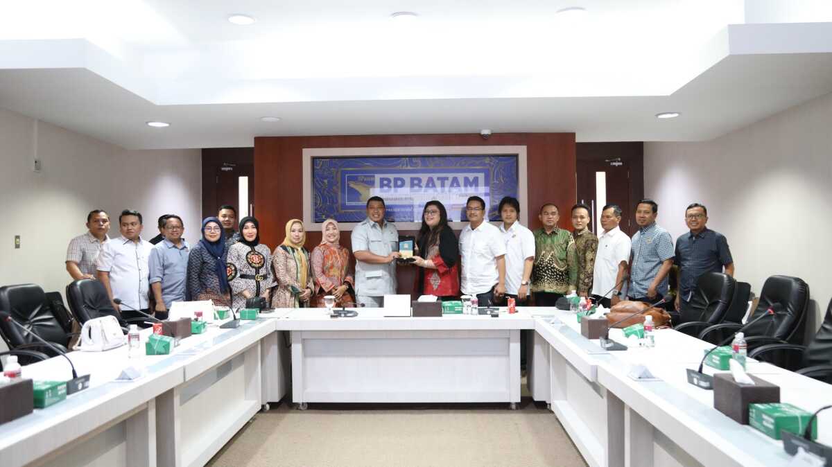 dprd Jawa Timur sambangi BP Batam Badan Pengusahaan Batam (BP Batam) menerima kunjungan dari Badan Musyawarah DPRD Jawa Timur pada Selasa (21/1/2025). (Foto: humasbpbatam)