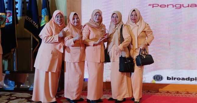 dwp Asahan Dharma Wanita Persatuan (DWP) Kabupaten Asahan meraih juara I pelaporan E-Reporting Tahun 2024 Tingkat Provinsi Sumatera Utara. (Foto: Diskominfo Asahan)