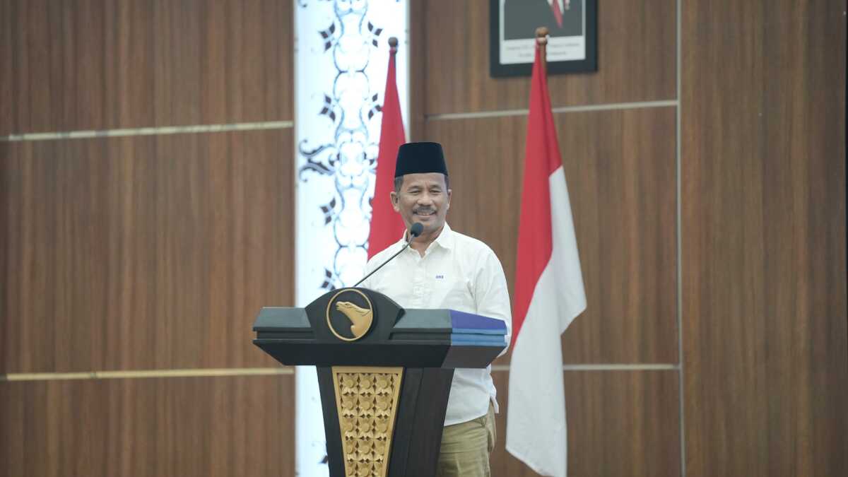 Kepala Badan Pengusahaan (BP) Batam Muhammad Rudi memberikan pengarahan untuk mendukung dan menjalankan Instruksi Presiden tentang efisiensi belanja dalam pelaksanaan APBN dan APBD tahun anggaran 2025, di Balairungsari BP Batam, Jumat (24/1/2025). (Foto: humasbpbatam)