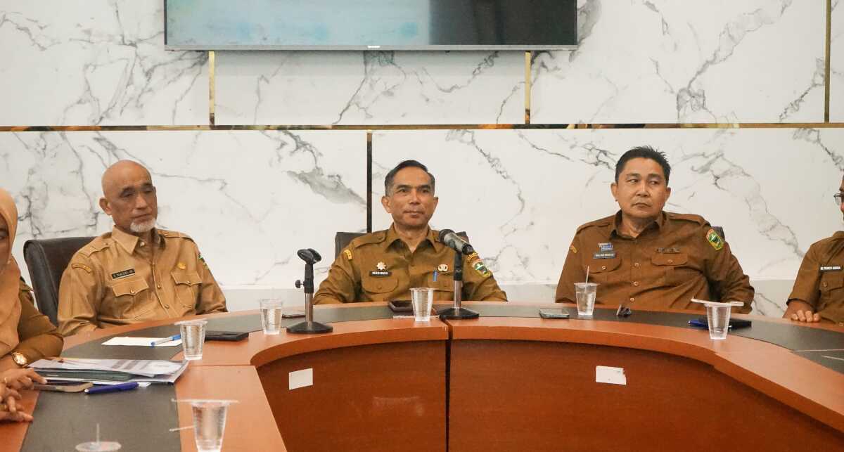 sekda solok rakor inflasi Sekda Medison pimpin Rakor Pengendalian Inflasi Daerah yang digelar secara virtual bersama Kemendagri, Senin (20/1/2025). (Foto DiskominfokabSolok)