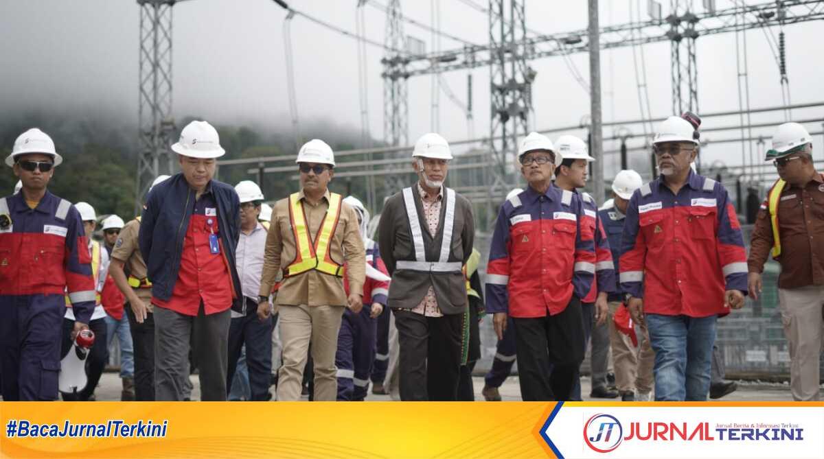 Gubernur Sumatera Barat, Mahyeldi meninjau operasional PT Supreme Energy Muara Laboh di Solok Selatan pada Sabtu (18/1/2025). (JurnalTerkini.id/Amryan)