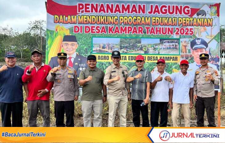 Penanaman jagung di Agrowisata Edukasi Lestari Desa Kampar, Kecamatan Kampar pada Sabtu (15/02/2025). (JurnalTerkini.id/canggih)