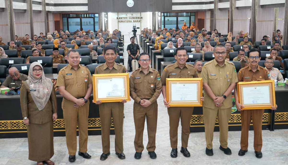 forum perangkat daerah sumbar Pj Sekda Yozarwardi Buka Forum Perangkat Daerah Setda se-Sumbar, Selasa (25/02/2025). (Foto : Adpim Sumbar).