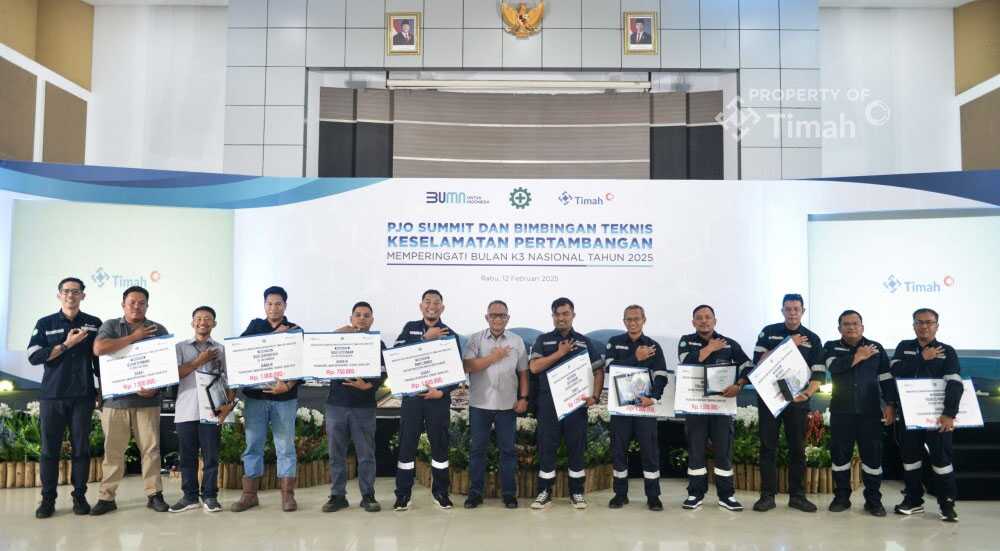 penghargaan bulan k3 mitra usaha pt timah PT Timah Tbk juga memberikan penghargaan bagi para karyawan dan mitra usaha dalam puncak Peringatan Bulan K3 Nasional 2025 PT Timah yang digelar bersamaan dengan kegiatan PJO Summit dan Bimbingan Teknis Keselamatan Pertambangan di Graha Timah, Rabu (12/02/2025). (timah)