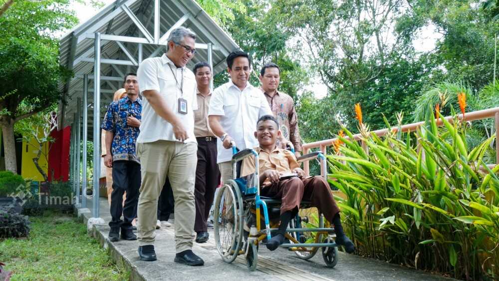 Program timah mengajar, mendukung pendidikan di Yayasan YPAC Pangkalpinang, melaksanakan program sekolah entrepreneur difabel di SLB Negeri Mentok. (Timah)