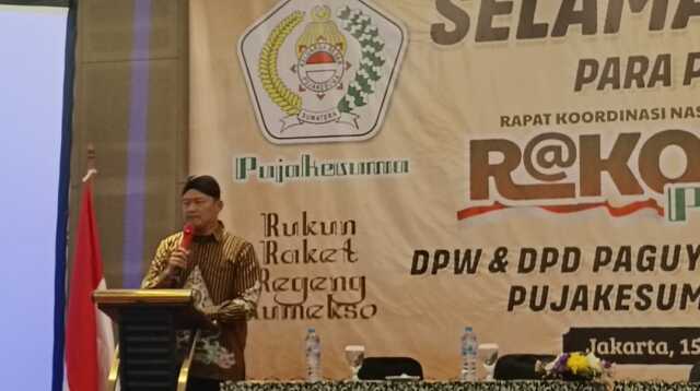 rakornasus Pujakesuma Ketua Umum DPP Pujakesuma Eko Supianto memberikan sambutan (JurnalTerkini.id/edy kencana)
