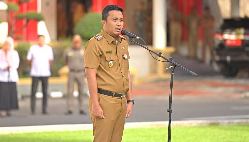 wagub sumbar vasco Wagub Vasco Ruseimy memimpin apel pagi perdana di kantor gubernur pasca dilantik Presiden Prabowo, Senin ( 25/02/2025). (Foto : Biro Adpim Sumbar).