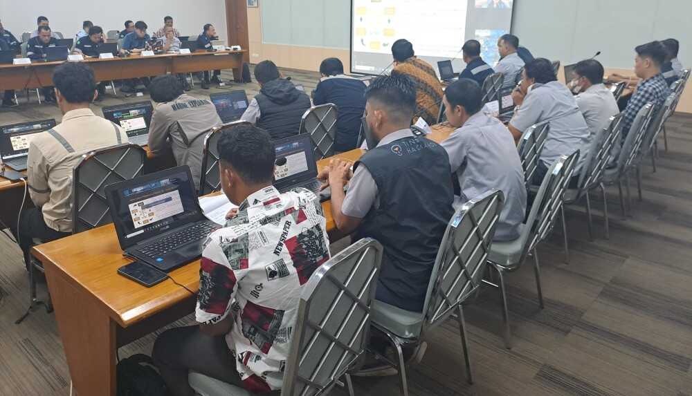 PT Timah menggelar pelatihan Sistem Manajemen Keselamatan Pertambangan (SMKP) yang dibuka oleh Direktur Teknik dan Lingkungan Mineral dan Batubara KESDM dan selaku Kepala Inspektur Tambang Dr. Ing. Hendra Gunawan (10/3/2025). (Timah)