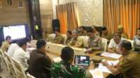 IMG-20250304-WA0004 Ket foto: Rakor Pengendalian Inflasi di Kantor DiskominfoPs Inhil, Selasa (4/3/2025).