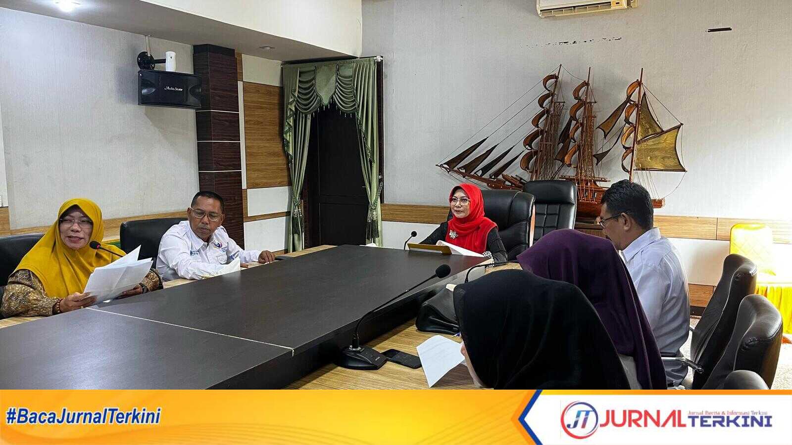 Ket Foto: Bunda Paud Inhil Katerina Susanti memimpin rapat kerja evaluasi bersama bunda Paud kecamatan se-inhil melalui zoom meeting (5/3/2025).
