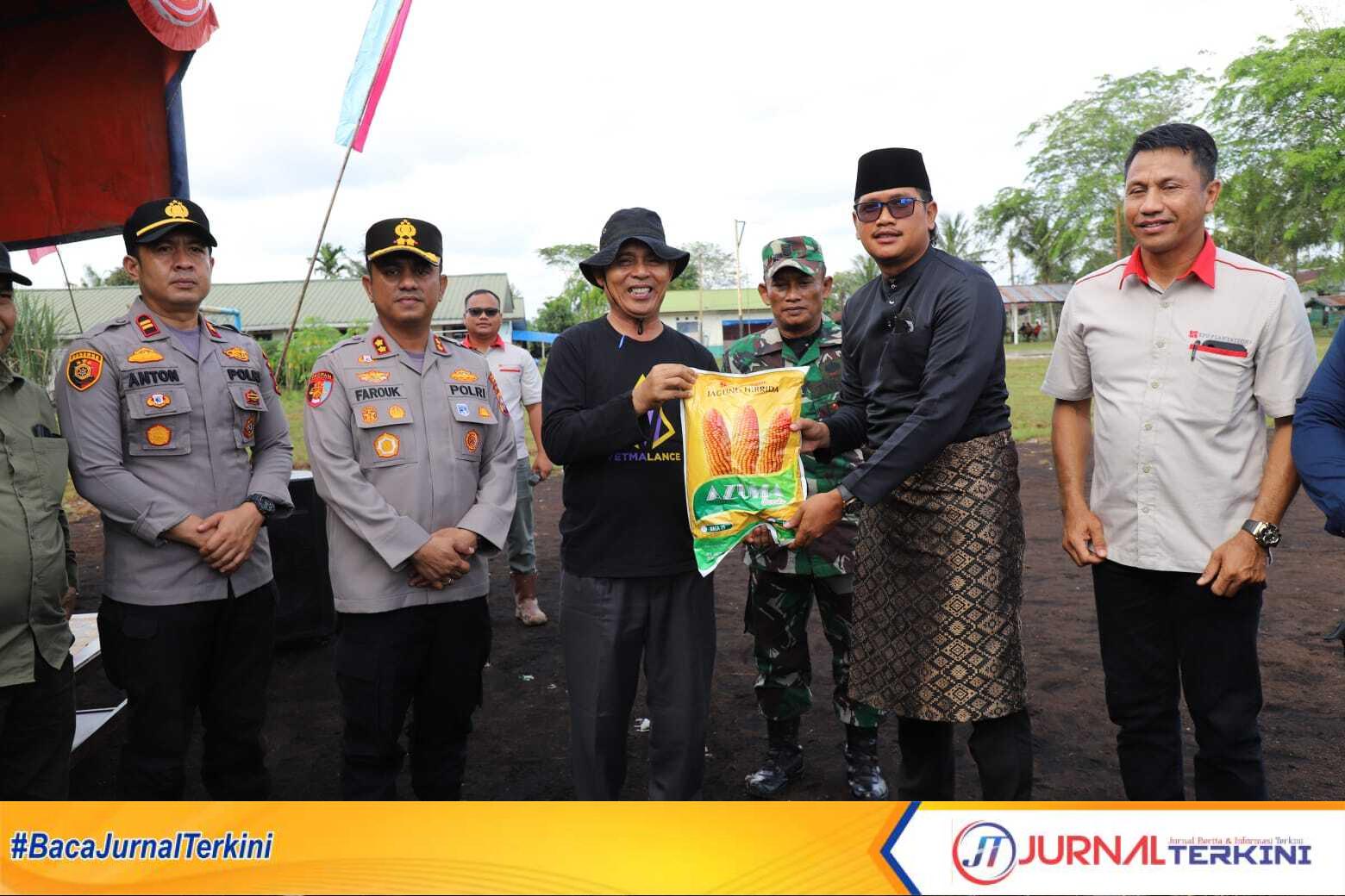 Bupati Inhil H Herman mendukung program pemerintah penanaman jagung 1 Juta Hektar secara serentak