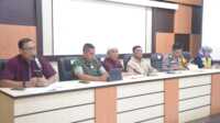 IMG-20250322-WA0035 Bupati Inhil, H. Herman memimpin langsung rapat tanggap darurat penanggulangan bencana alam banjir di Wilayah Kabupaten Indragiri Hilir, (foto Prokopim Setda Inhil)