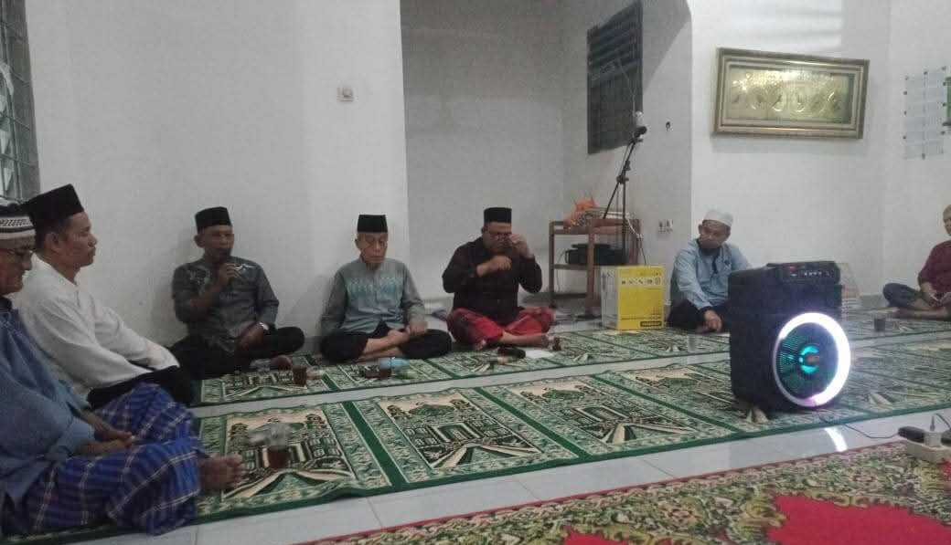 Sekretaris Inspektorat Kabupaten Asahan Abdul Rahman memimpin Tim Safari Ramadhan (TSR) perwakilan dari Kabupaten Asahan mengunjungi Musolah Ar-Rahman PT Socfindo Padang Pulau, Dusun lll, Desa Perkebunan Padang Pulau, Kecamatan Bandar Pulau, Kabupaten Asahan, Kamis (6/3/2025). (Diskominfo Asahan)