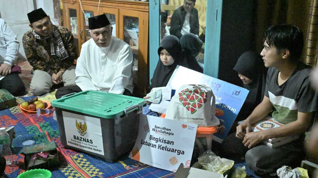 Safari Ramadhan gubernur sumbar Gubernur Mahyeldi mengisi safari Ramadhan dengan bersantap sahur di Kabupaten Solok Selatan, Rabu (05/03/2025). ( Foto Adpim Sumbar).