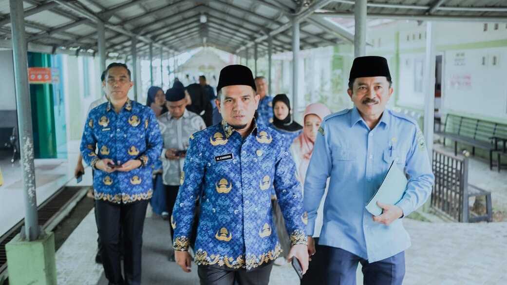 Wabup Chandra meninjau RSUD Aro suka, Senin (17/03/2025). (Foto DiskominfokabSolok).