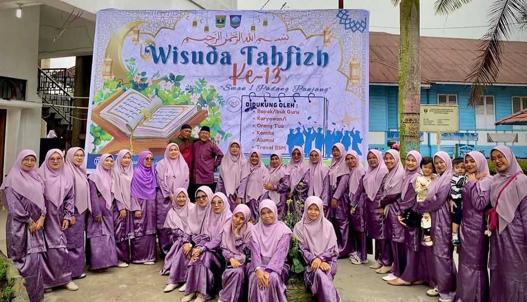 SMAN 1 Padang panjang gelar wisuda tahfidz pada Rabu (26/02/2025).( Foto Diona/jurnalterkini.id)