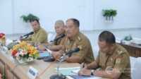 Bupati Asahan Taufik Zainal Abidin Siregar, S.Sos., M.Si memimpin Rapat Koordinasi Pemerintahan (Rakorpem) Bulan Maret 2025 di Aula Melati Kantor Bupati Asahan, Senin (03/03/2025). (diskominfo asahan)
