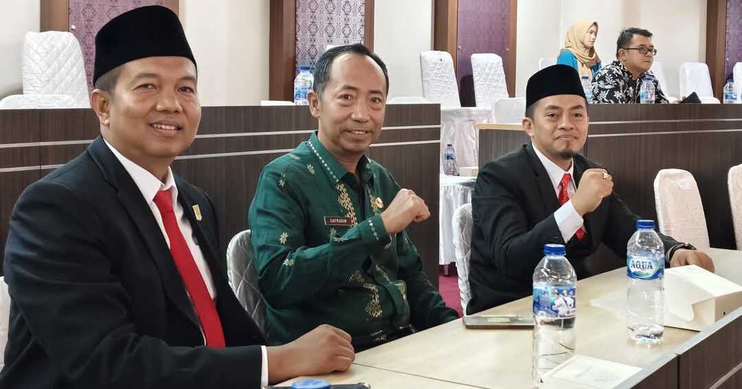 St Riki Alkhalik, mewakili Ketua DPRD Kabupaten Dharmasraya, menghadiri HUT ke-76 Kabupaten Sijunjung. (Dokumentasi pribadi)