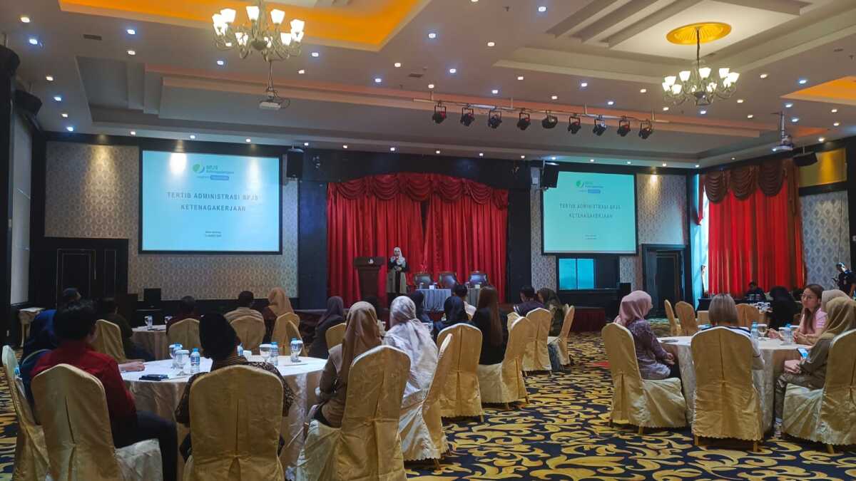 Badan Penyelenggara Jaminan Sosial Ketenagakerjaan (BPJAMSOSTEK) Cabang Karimun Provinsi Kepulauan Riau (Kepri) menyosialisasikan Program Jaminan Sosial kepada perusahaan di Hotel Aston Karimun, Rabu (12/3/2025). (Foto: BPJamsostek Karimun)