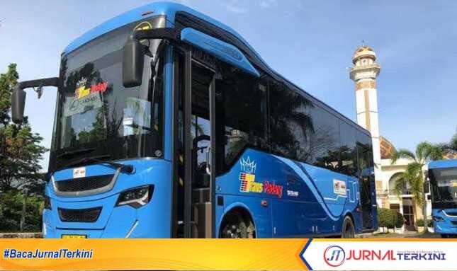 Bus Trans Padang (JurnalTerkini.id/Diona Arvoni)