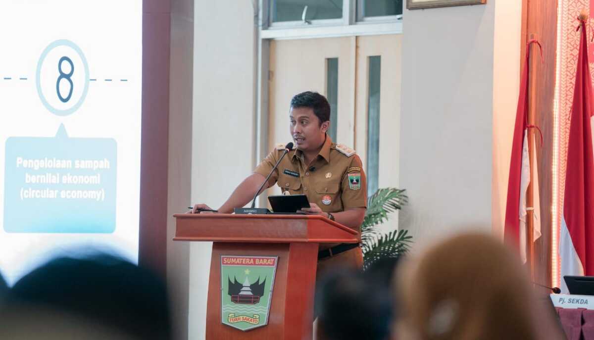 Wagub Sumbar, Vasko Ruseimy beberkan strategi Kesehatan Masyarakat pada, Rabu (12/03/2025), (foto Adpim Sumbar).