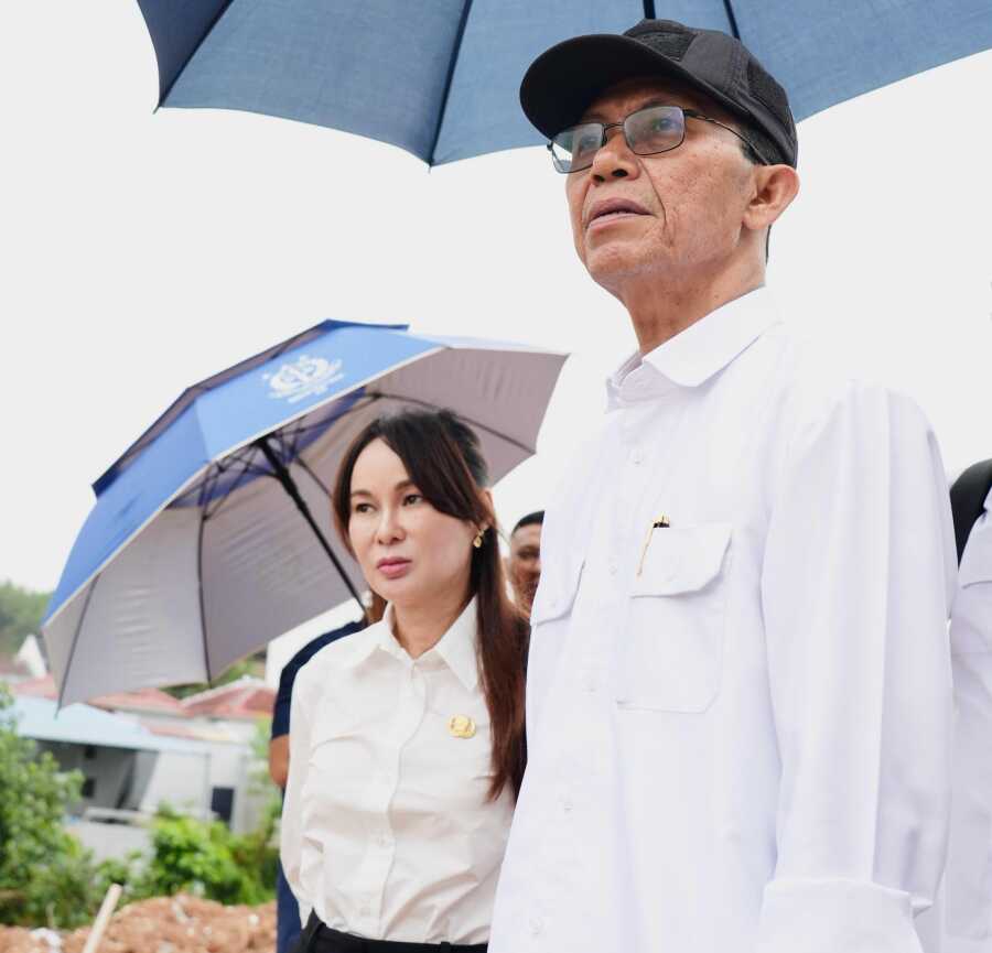 Amsakar dan Li Claudia Kepala BP Batam Amsakar Achmad didampingi Wakil Kepala BP Batam Li Claudia Chandra memastikan bahwa proyek strategis pembangunan infrastruktur jalan di Batam akan terus berjalan sesuai rencana, Rabu (9/4/2025). (Foto: humasbpbatam)
