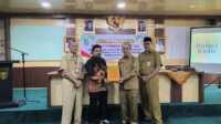 IMG-20250415-WA0012 Bupati Inhil H Herman saat menyambut Tim BPK RI Perwakilan Provinsi Riau di aula lantai 5 kantor Bupati