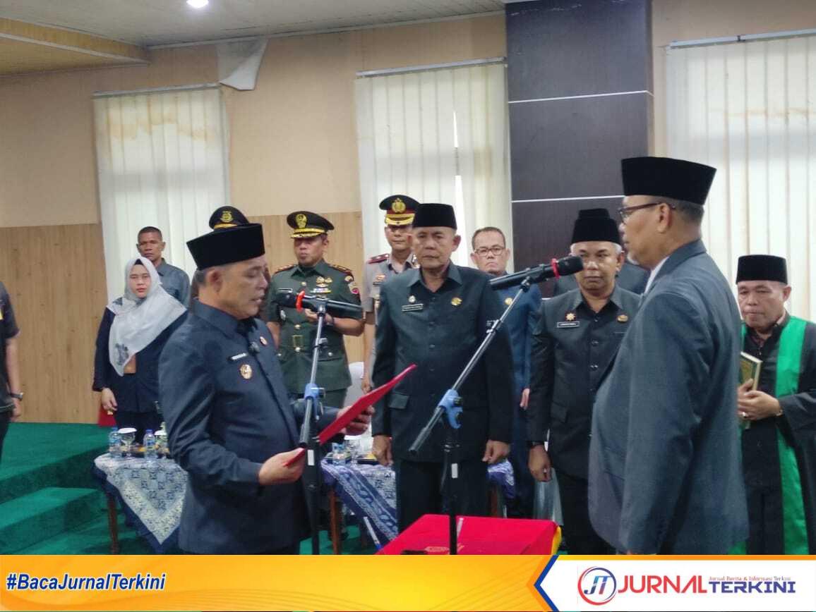 Bupati Inhil H Herman saat mengambil Sumpah Jabatan dan Pelantikan Sekretaris Daerah (sekda) kabupaten Indragiri Hilir (30/4/2025)