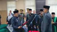 IMG-20250430-WA0027 Bupati Inhil H Herman saat mengambil Sumpah Jabatan dan Pelantikan Sekretaris Daerah (sekda) kabupaten Indragiri Hilir (30/4/2025)