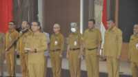 bupati Karimun apel Bupati Karimun Iskandarsyah memimpin apel perdana usai libur Lebaran Idulfitri 2025, Selasa (8/4/2025). (JurnalTerkini.id/edy kencana)