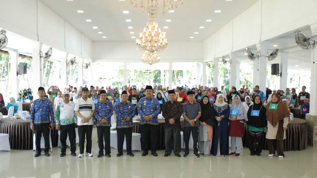Acara pembinaan kesehatan jemaah calon haji di Pendopo Rumah Dinas Bupati Asahan, Kamis (17/04/2025). (Diskominfo Asahan)