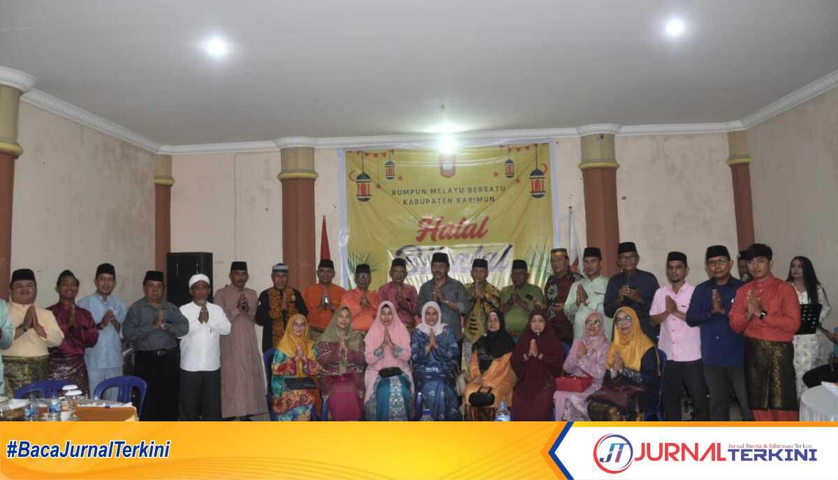 halal Bihalal rmbkk Halal Bihalal Rumpun Melayu Bersatu Kabupaten Karimun (RMBKK) dengan tema “Sucikan Hati dan Pererat Silaturahmi” bertempat di Gedung Rumpun Melayu Bersatu (RMB) Jl. Bukit Senang Kecamatan Karimun, Rabu (16/04/2025). (JurnalTerkini.id/edy kencana)