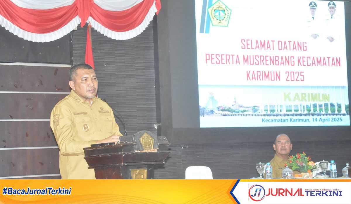 Wakil Bupati Karimun Rocky Marciano Bawole menghadiri sekaligus membuka secara resmi Musyawarah Perencanaan Pembangunan (Musrenbang) Kecamatan Karimun di Gedung Nasional, Tanjung Balai Karimun., Senin (14/4/2025). (JurnalTerkini.id/edy kencana)
