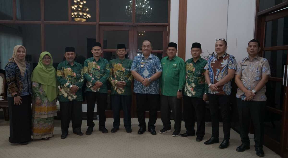 PC NU beraudiensi dengan Bupati Asahan, Taufik Zainal Abidin Siregar, Kamis (24/04/2025). (Diskominfo Asahan)