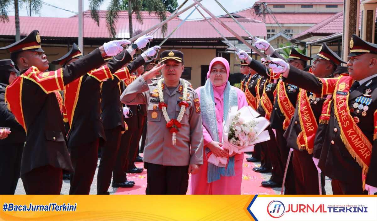 Polres Kampar gelar acara pelepasan AKBP Ronald Sumaja, Rabu, (9/4/25) di halaman Mapolres Kampar. (JurnalTerkini.id/canggih)