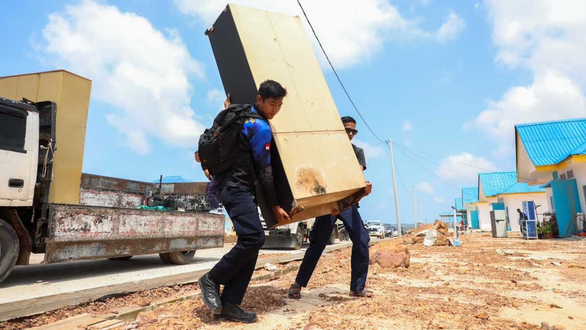 Badan Pengusahaan (BP) Batam kembali memfasilitasi pergeseran terhadap 4 kepala keluarga asal Rempang ke hunian baru di Tanjung Banon, Kamis (17/4/2025). (Foto: humasbpbatam)