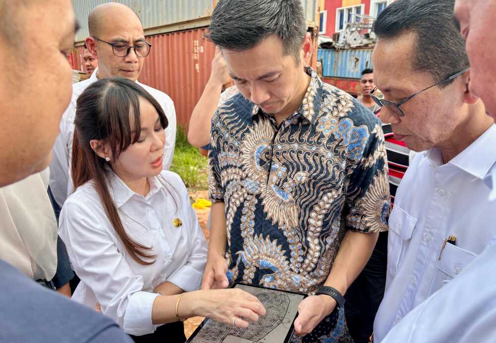 sidak botania Batam Wakil Kepala BP Batam, Li Claudia Chandra melakukan inspeksi mendadak (sidak) ke lokasi proyek cut and fill milik PT Bintan Jaya Husada yang berada di wilayah Botania I, Kelurahan Belian, Rabu (9/4/2025). (Foto: humasbpbatam)