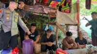 Satreskrim Polres Solok Selatan menggerebek lokasi tambang emas tanpa izin (illegal mining) sistem manual di kawasan Bukit Bulat, Jorong Sungai Ipuh, Nagari Persiapan Balun Pakan Rabaa Tengah, Kecamatan Koto Parik Gadang Diateh. Selasa (15/04/2025). (JurnalTerkini.id/Amryan)