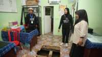 Ket foto: Wabup Inhil, Yuliantini, saat inpeksi mendadak (sidak) ke Sekolah Dasar 07 dan 08 Tembilahan, Kamis (1/5/2025) lalu.