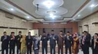 Ket foto: Pelantikan dan pengambil sumpah jabatan pejabat di Lingkungan Pemkab Inhil di Aula Kantor BAPPEDA Inhil, Jumat (9/5/2025).