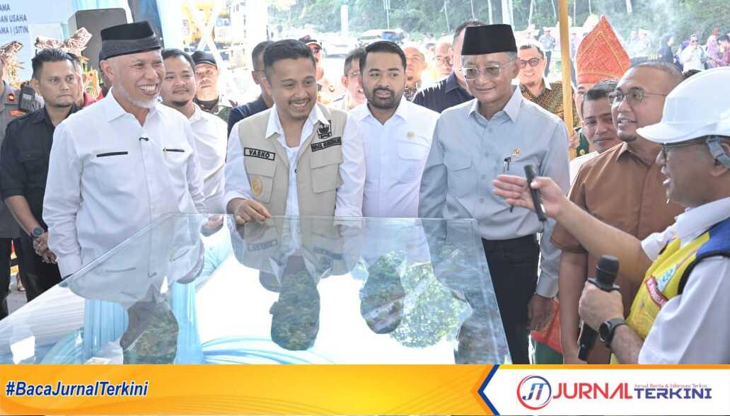 Menteri PU RI, Dody Hanggodo saat groundbreaking Fly Over Sitinjau Lauik, Sabtu (03/05/2025). (Foto Adpim sumbar).