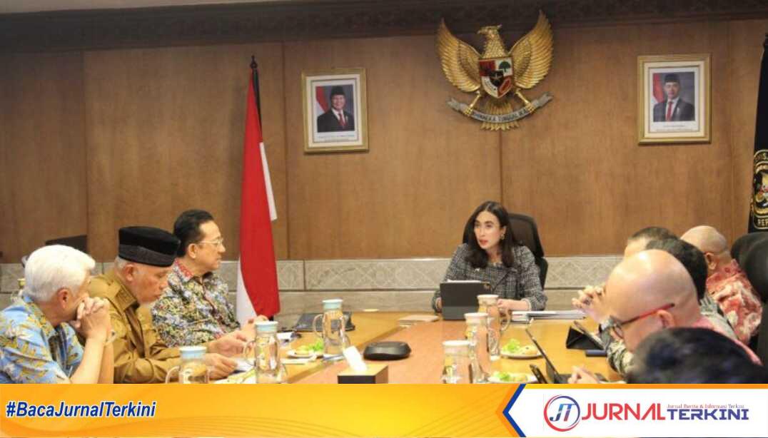 Gubernur Sumbar bersama jajaran kunjungi Menpar RI di Jakarta pada Selasa (29/04/2025) (foto Adpim sumbar).